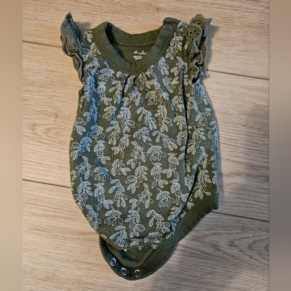 Sapling Organic Cotton Mistletoe Onesie